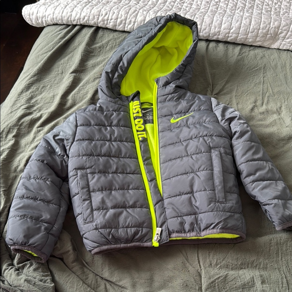 Nike Kids Gray Neon Yellow Puffer Jacket 1-2yr